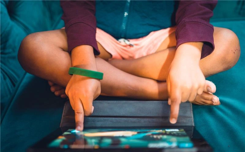 Managing Screen Time for Optimal Speech Development in Young Children